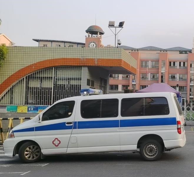 黟县救护车出租护送骨折病人一公里多少钱